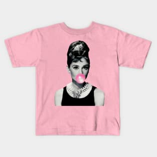 Audrey Hepburn with gum Kids T-Shirt